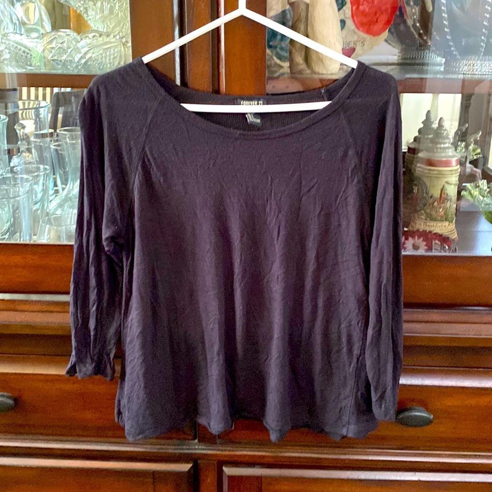 A black flowy, Forever 21 top